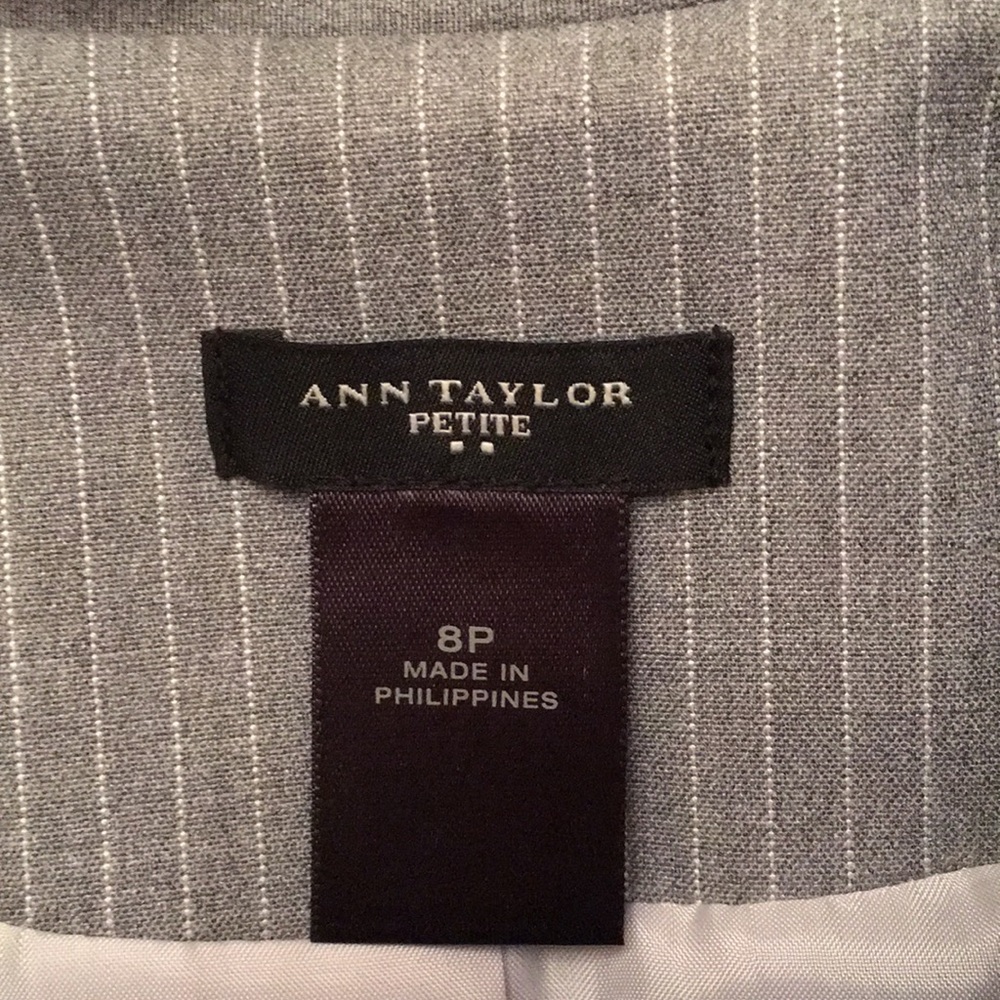 Blazer - Picture 3 of 3